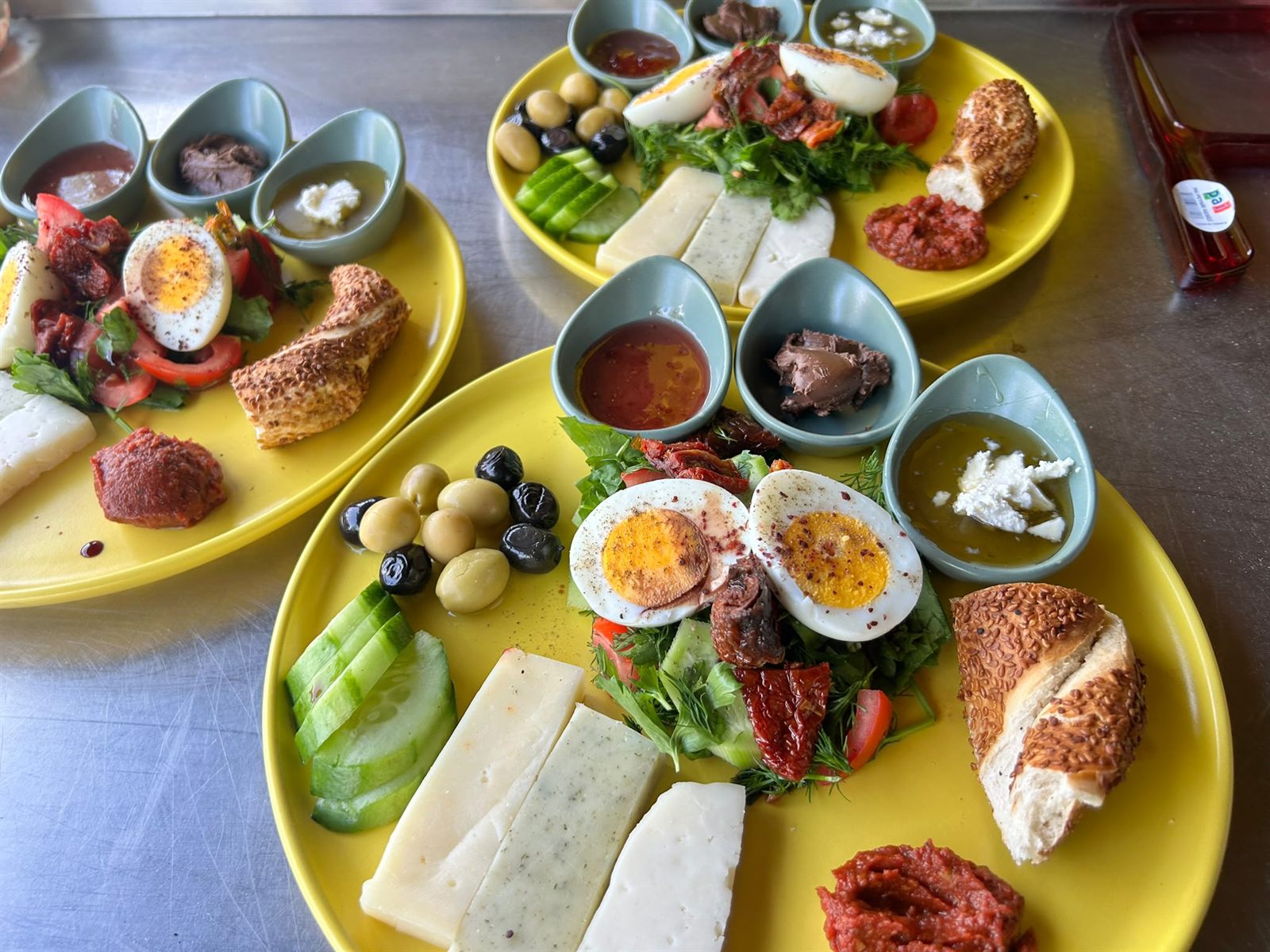 Kahvaltı tabakları